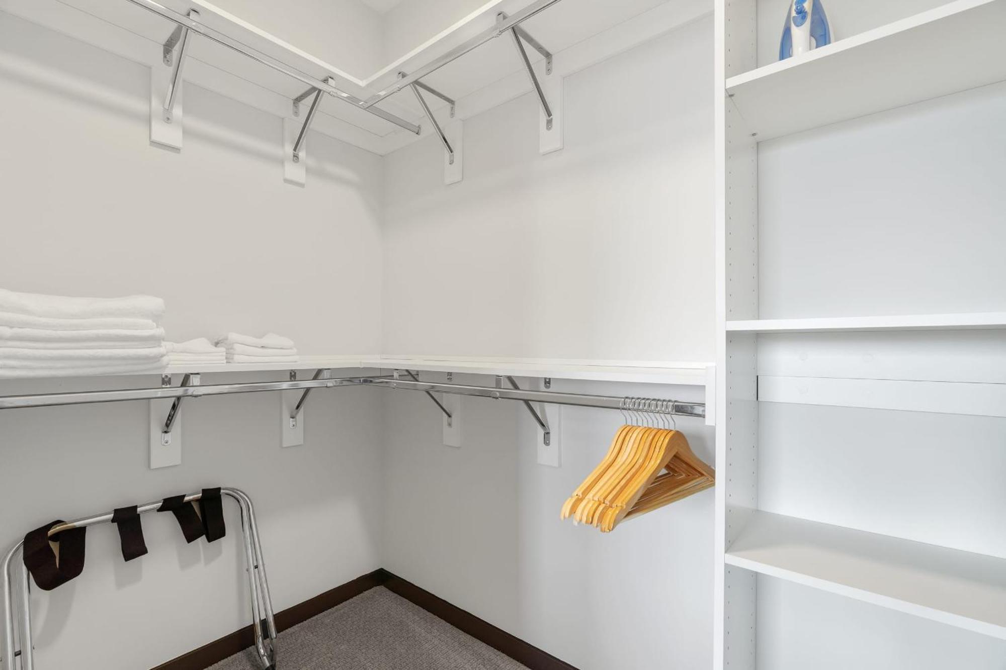 Cozysuites On Mass With Garage Parking #7 Indianapolis Exteriör bild